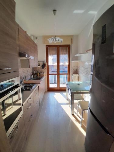 Large bright apartment - strategic location