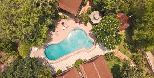 Swimmingpoolen hos eller tæt på Phutaya Wellness Retreat