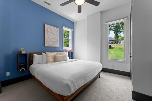 Postel nebo postele na pokoji v ubytování Ambassador Ridge w/Optional Boat Rental