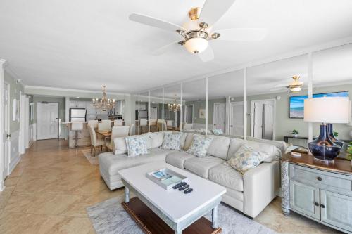 Pelican Beach Resort by Colasan photo 153