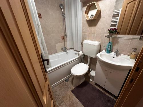 Et badeværelse på Velvet Sforii Residence