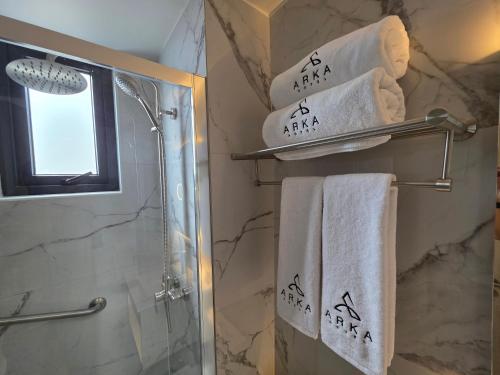 Ένα μπάνιο στο Arka Hotel
