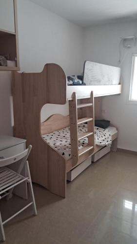 Llit o llits en una habitació de נוף לגלבוע