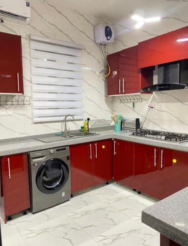 Kuchyň nebo kuchyňský kout v ubytování Shortlet Apartment Ajah Lekki, Lagos