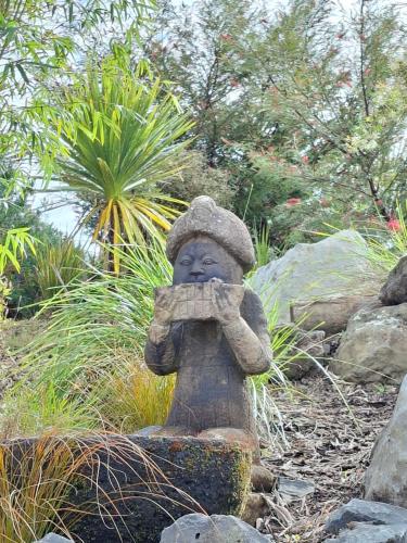 Κήπος έξω από το The Tawnys