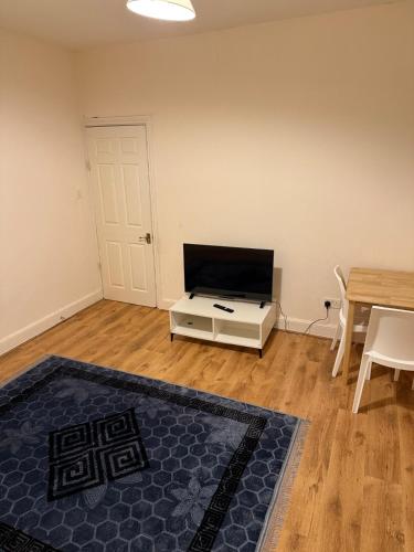 Fotografie z fotogalerie ubytování Modern 1-Bedroom Flat Near London City Airport v Londýně