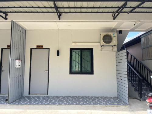 Fotografie z fotogalerie ubytování Anwa house bangtao close to Mma Muaythai and beach v destinaci Ban Lum Fuang