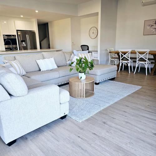 Posezení v ubytování Coastal Getaway Batemans Bay