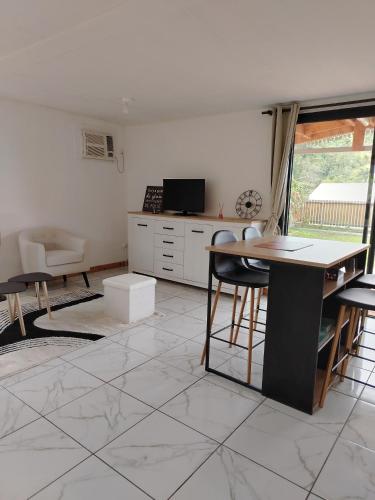 Kuchyň nebo kuchyňský kout v ubytování Matkaz974