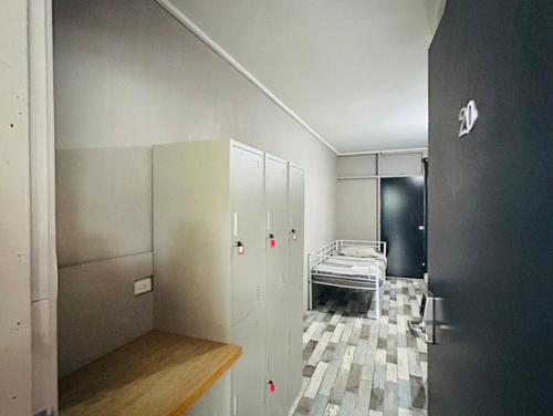 ミルデューラにあるSunraysia Staysの病院のある部屋