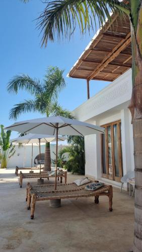 Patio nebo venkovní prostory v ubytování Luxury 4 BR Villa