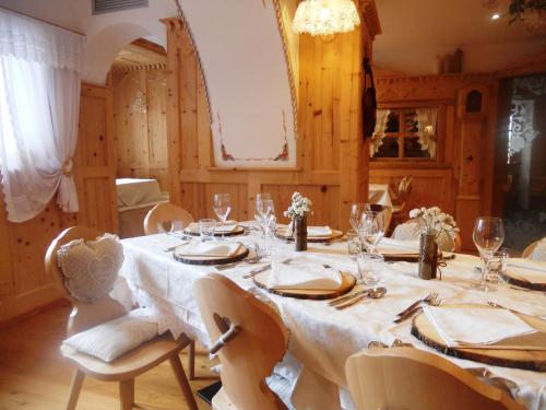 Fotografie z fotogalerie ubytování Hotel Garnì Salvanel v Cavalese
