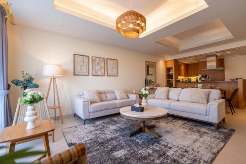 Stylish 1BR - Grand Royale Luxe Escape
