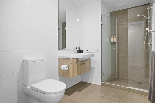 Ένα μπάνιο στο Comfort city view apartment Central Adelaide