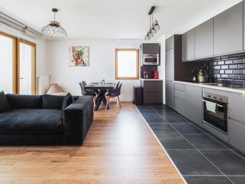Cosygreen77 - Premium Apartment Private Garden and Covered Terrace 10 min to Disneyland Paris