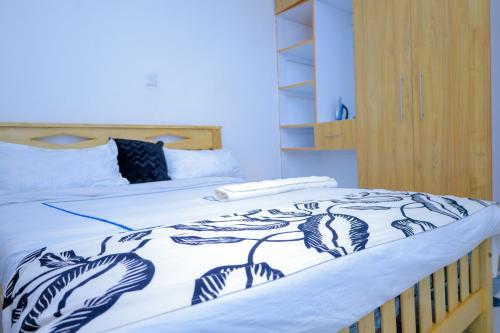 Postel nebo postele na pokoji v ubytování One bedroom apartments in Meru county