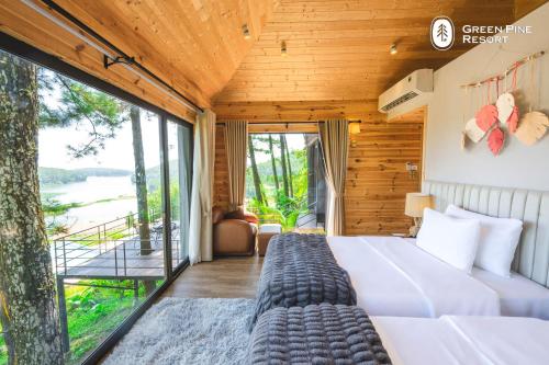 Gallery image of Trang An Golf and Resort in Lai Các