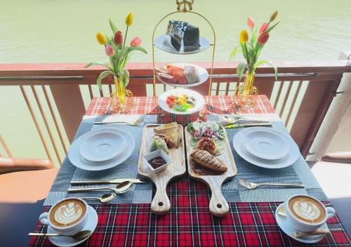 Еда / где поесть недалеко от курортного отеля