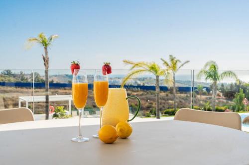 Spacious 2 bed & Solarium ALCAZABA LAGOON AL2017