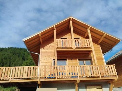 Φωτογραφία από το άλμπουμ του Chalet des Aigles Reallon σε Reallon