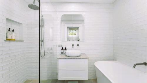 Ένα μπάνιο στο Ballarat East Charm - Walk to Town, Pet Friendly!