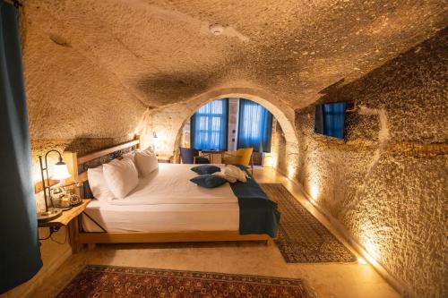 Queen Room with Balcony