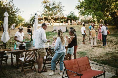 Majutusasutuse Le Pavillon, Grand Manoir du XVIIe avec Piscine, Bain Nordique et accès privé à la Charente külastajad
