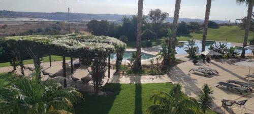 Marina View Apartment with Pool