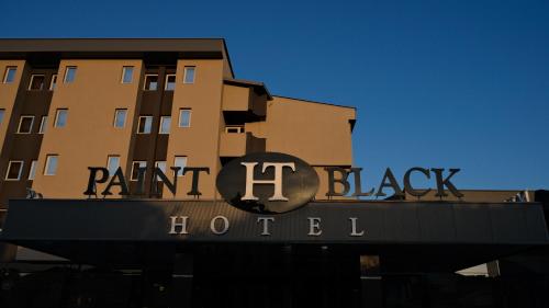 Paint It Black Hotel & Spa — Property building