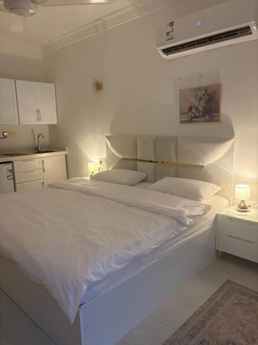 Katil atau katil-katil dalam bilik di جناح الراحة Medina- comfort suite