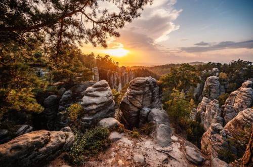 a view of the rocks at sunset at Chalupa Štikov v Podkrkonoší in Nová Paka