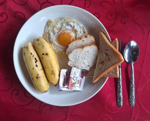 Еда / где поесть недалеко от отеля