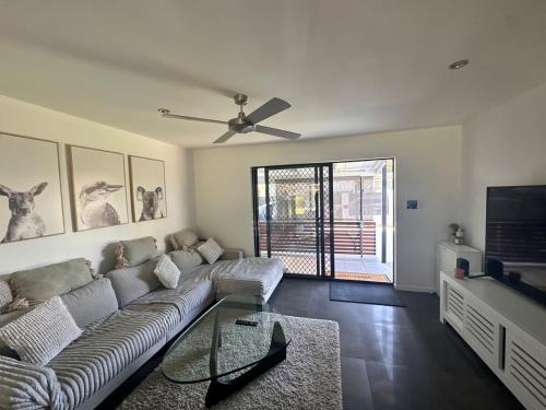 Coastal Runaway - Pet friendly & close to the water!