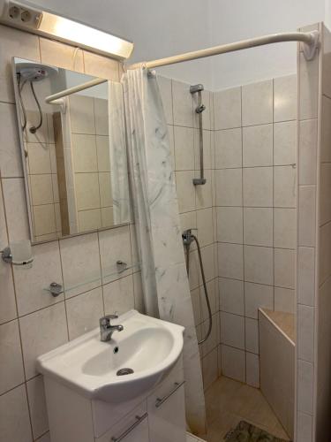 Ένα μπάνιο στο Nemira IX 12 Vacations