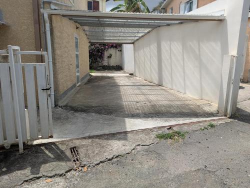 Gallery image of Appartement T3 avec jacuzzi et terrasse privée in Saint-Pierre