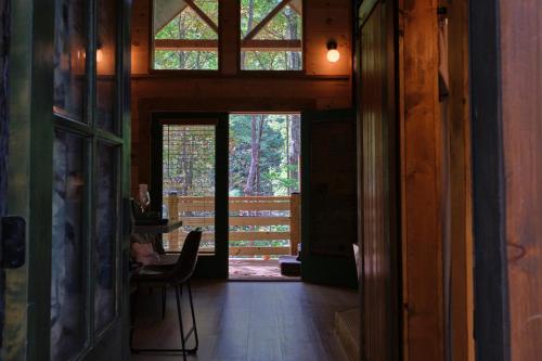 Emerald Forest! Romance, Luxury and nature mins to PF and GB photo 28