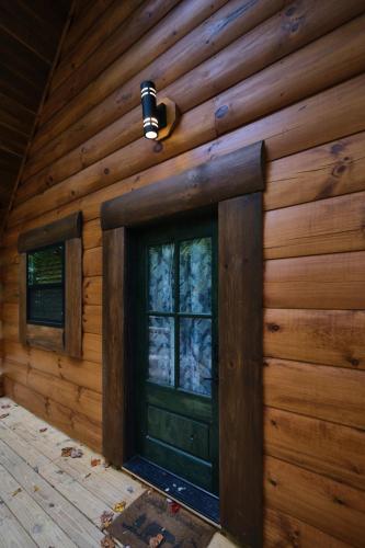 Emerald Forest! Romance, Luxury and nature mins to PF and GB photo 32