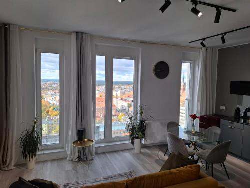 Χώρος καθιστικού στο Apartament z widokiem na 16 piętrze