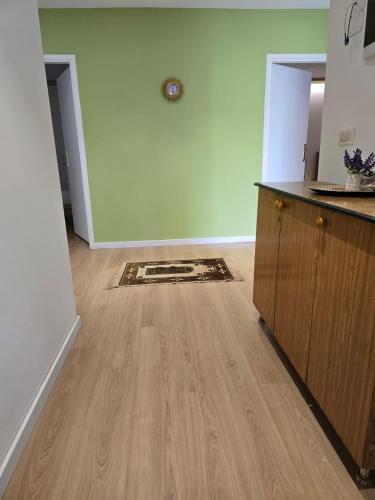 Dapur atau dapur kecil di Neva's Hostel