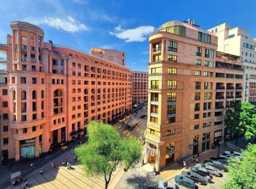 Yerevan DownTown - Luxury Apartment on Northern Ave, City View Balcony Spacious Apartment with 2Bedrooms & 2Bathrooms - Самый Центр Города - Северный Проспект