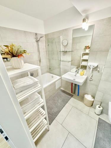 Stylish Stadlau Apartment - Free Parking