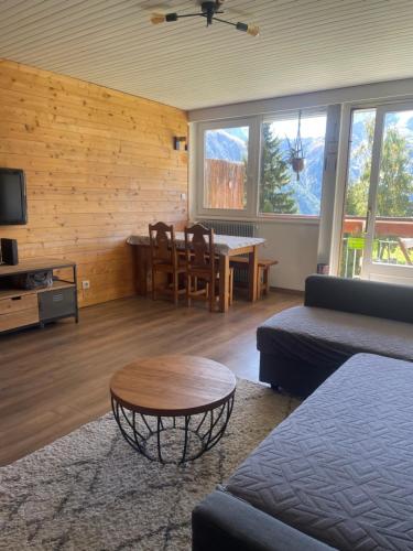 Panoramic Mountain View Apt, 65m2