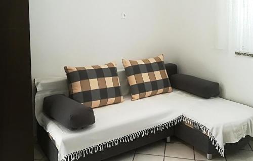 Awesome Apartment In Novi Vinodolski With Wifi