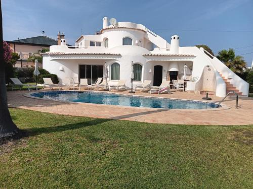 Casa Francisco : Family Villa with private pool. Near to beach