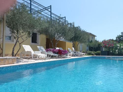 Apartments Zlatko