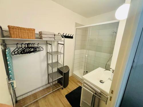 Koupelna v ubytování Studio for 4 people Downtown