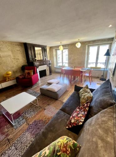 Bel Appartement T4 Design - Triangle d'Or