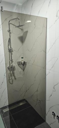 Ένα μπάνιο στο Villa La Strada