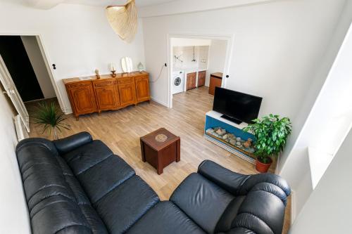 Photo de la galerie de l'établissement Appartement rénové avec 2 chambres et espace bien-être Lavelanet, à Lavelanet