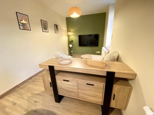 Μια τηλεόραση ή/και κέντρο ψυχαγωγίας στο L'Escapade - parenthèse cosy à Hauteville